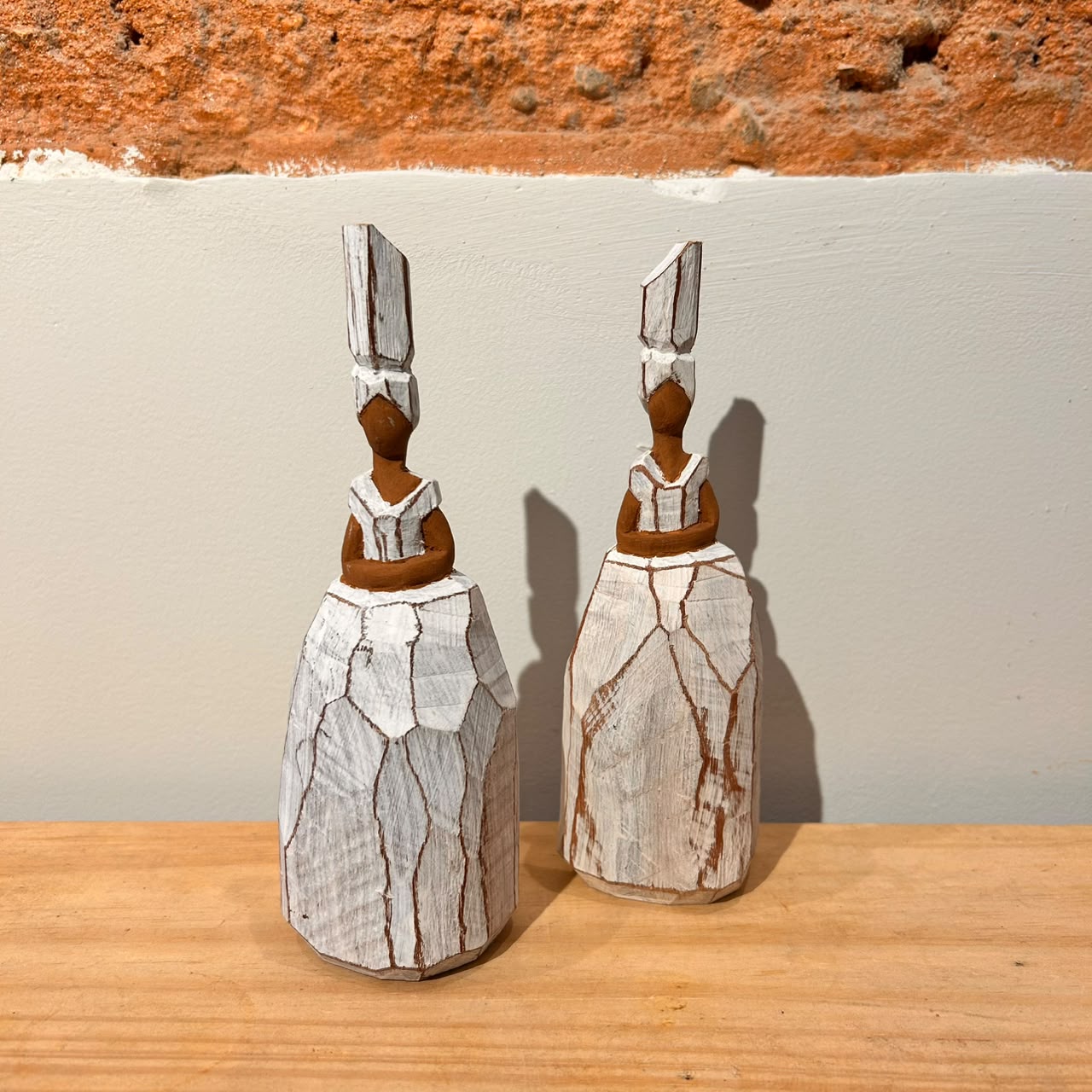 BAIANA MADEIRA PINTADA 18CM